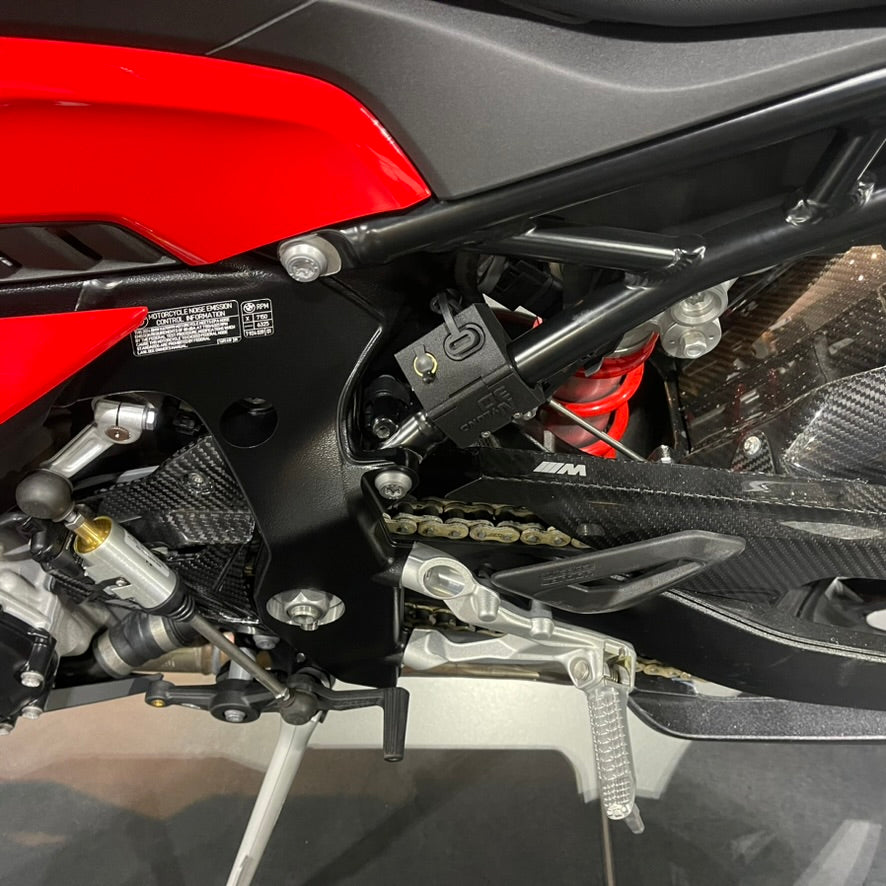 2019-2024 BMW S1000RR SAE and 5.5x2.5 heated gear mount