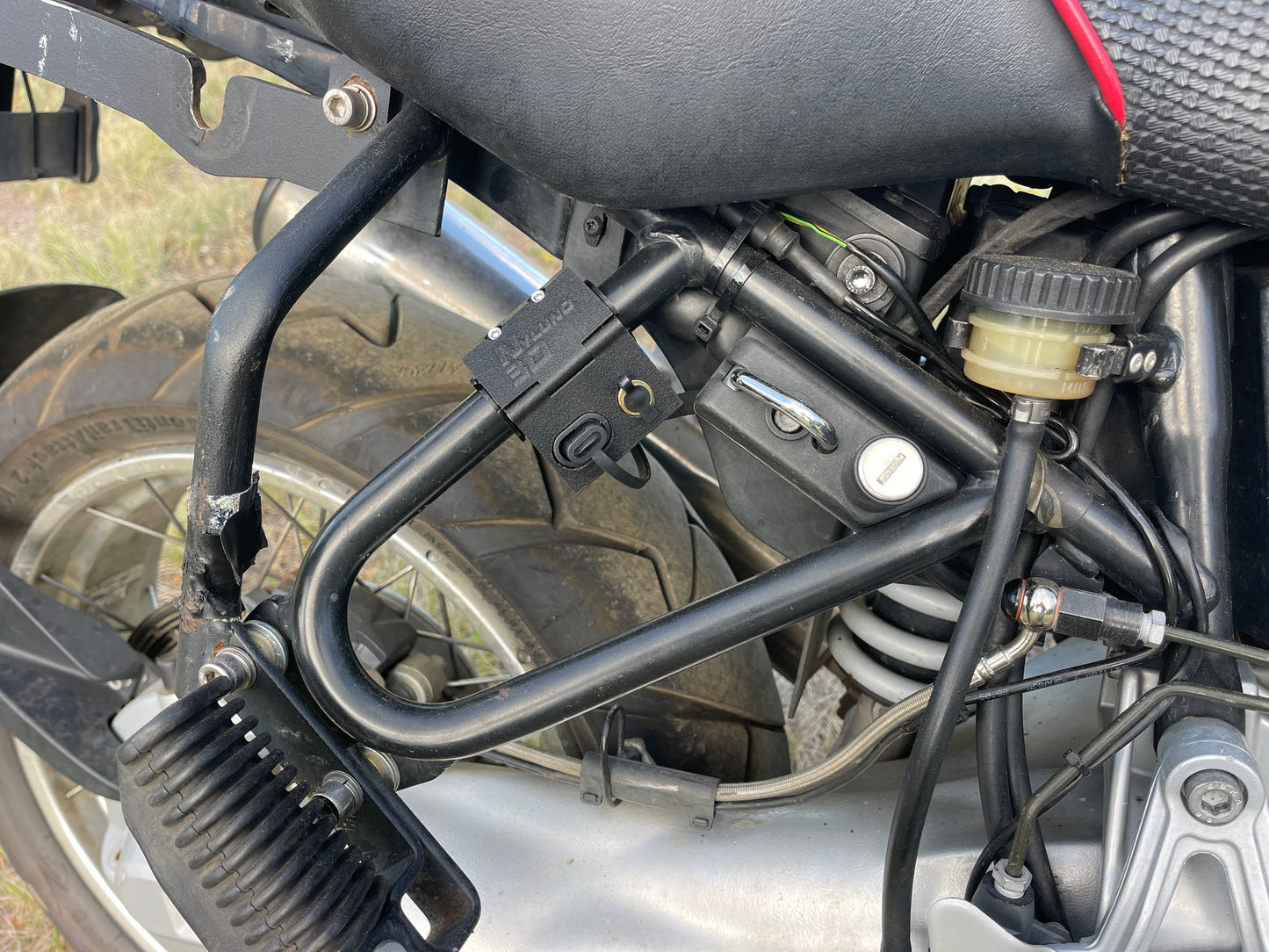 R1150 GS/GSA SAE and 5.5x2.5 coax heated gear mount