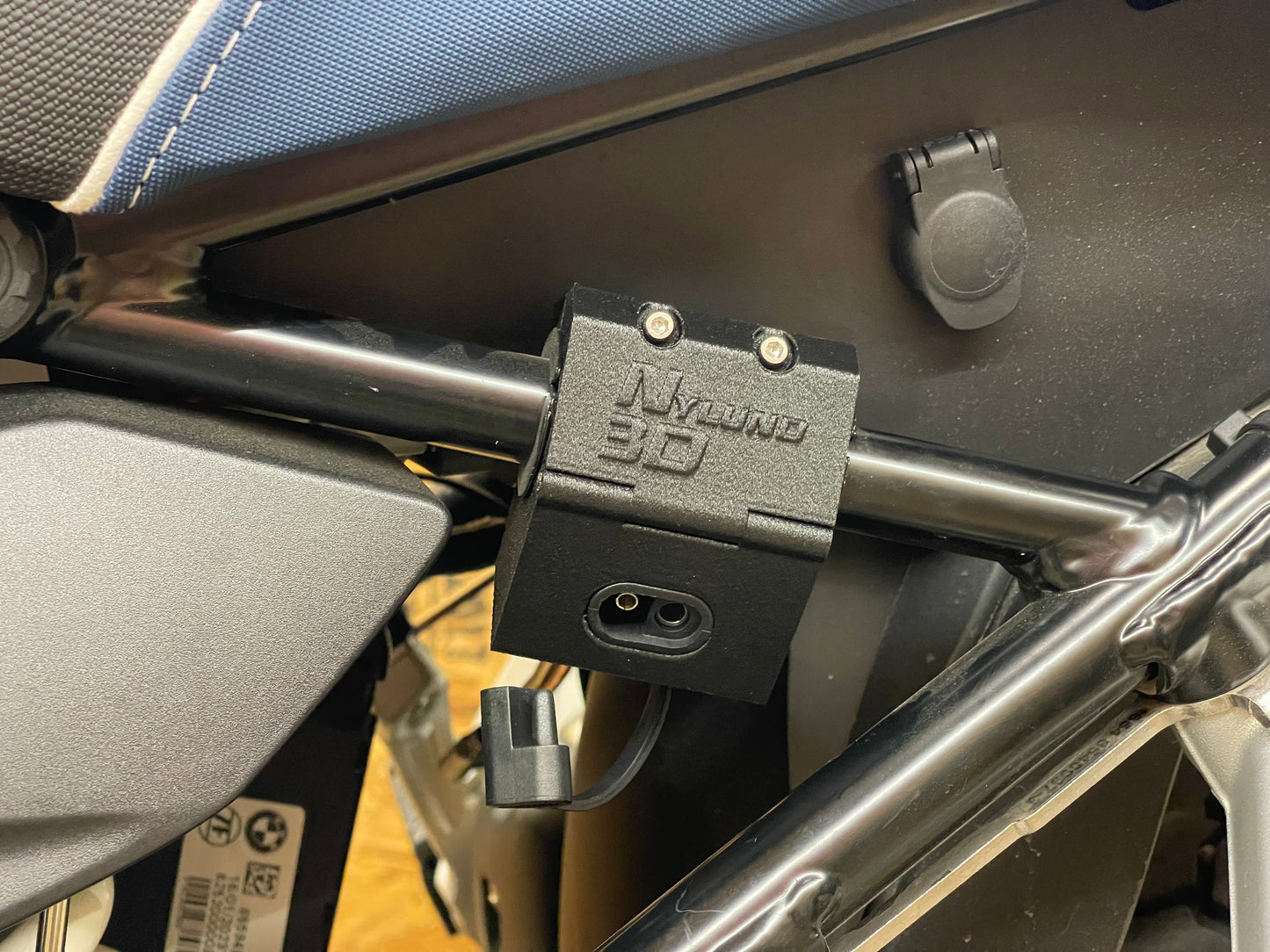 2013-2024 BMW 1200/1250 GS/ GSA Single SAE Connector mount