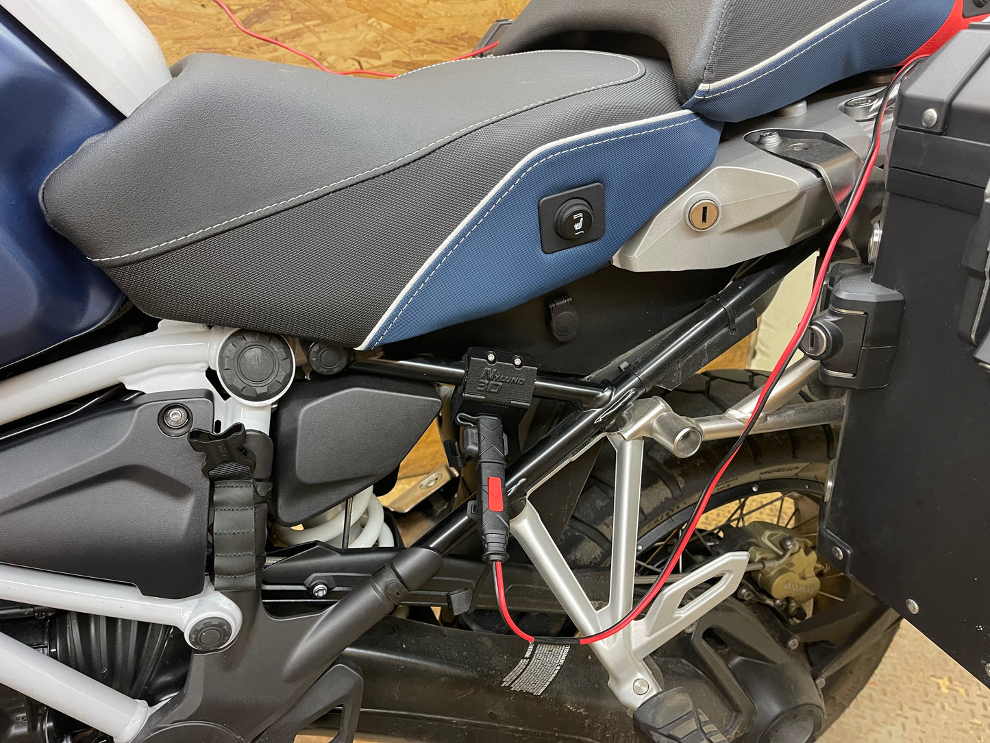 2013-2024 BMW 1200/1250 GS/ GSA Single SAE Connector mount