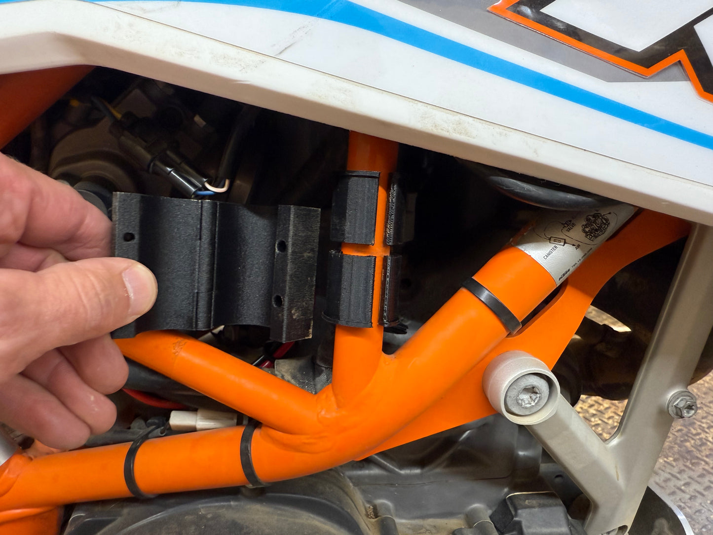 KTM 690 Enduro, Husqvarna 701, GasGas 700 SAE and 5.5x2.5 heated gear mount